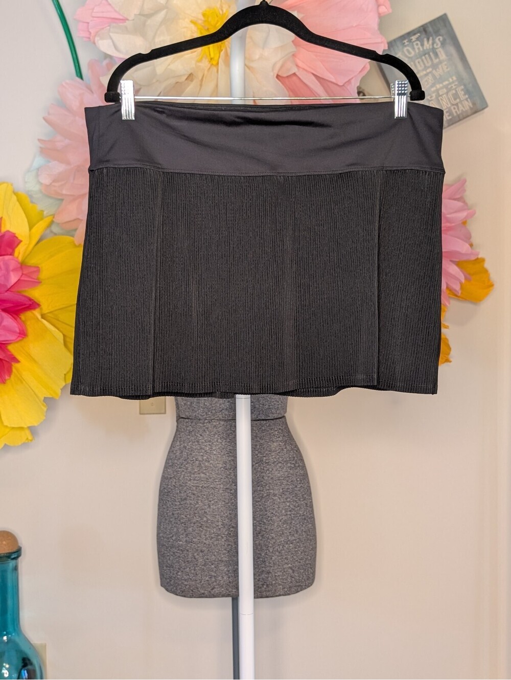 2234 - All in Motion Women's Black Pleated Skort with Inner Shorts, Size XXL